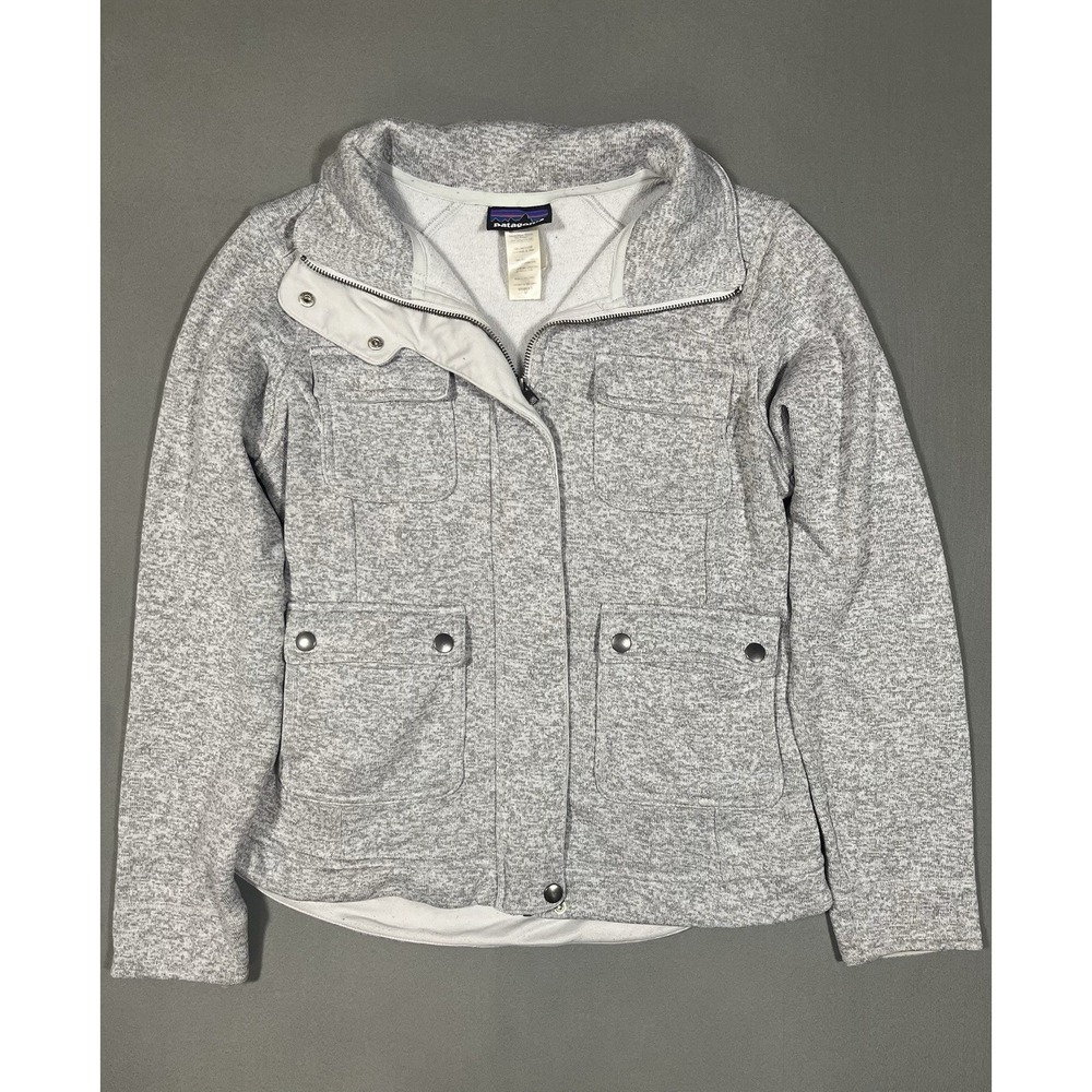 Patagonia Women's gray heathered sweater-knit aesthetic and cargo pockets
